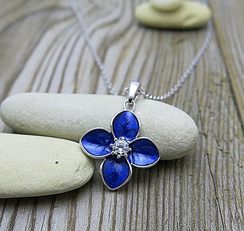 smaltovaný náhrdelník modrý kytička se zirkonem, šperky smalt odolný