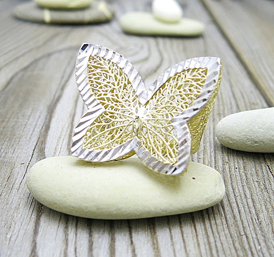 Úchvatný motýl v prstenu z kombinovaného žlutého a bílého zlata