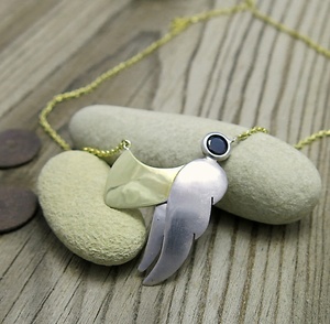 Kombinace žlutého a bílého zlata není pro každého