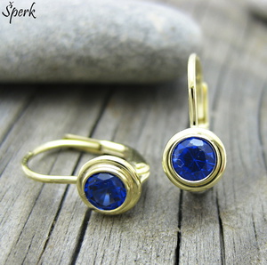 Jak zapínáme náušnice?