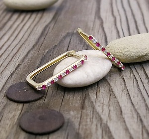 Čtvery geometrické náušnice: Které vyberete?