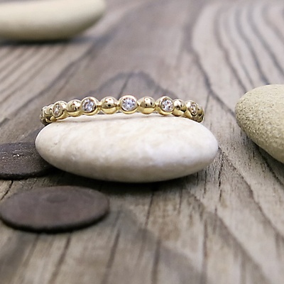 Prsten se zirkony a kuličkami ~ žluté zlato 