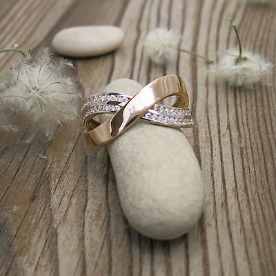 Prsten se zirkony ~ růžové zlato 