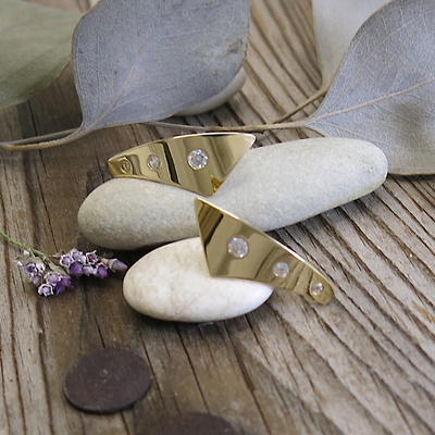 Žluté zlato se zirkony ~ výrazné náušnice Žluté zlato se zirkony ~ výrazné náušnice