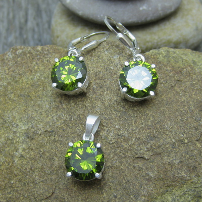 Souprava se zelenými kamínky ~ stříbro 