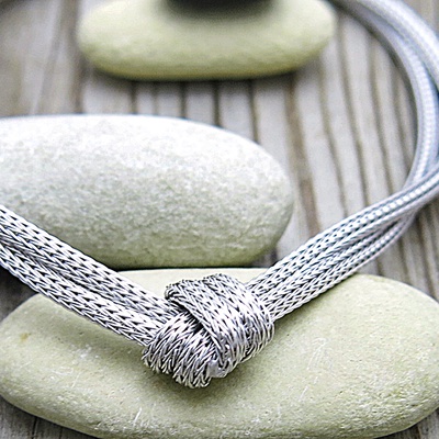 Elegantní stříbrný náramek