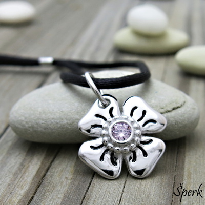 Stříbrný náramek ~ kytka a černá šňůrka