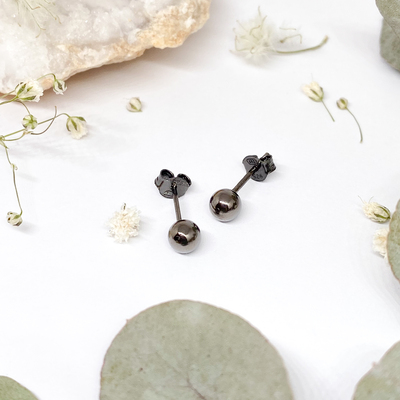 Stříbrné náušnice - kuličky (černě rhodiované) Stříbrné náušnice - kuličky (černě rhodiované)