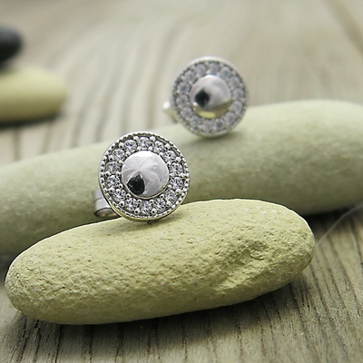 Náušnice z bílého zlata na puzetu