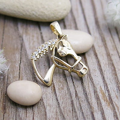 Přívěsek kůň ~ žluté zlato a zirkony 