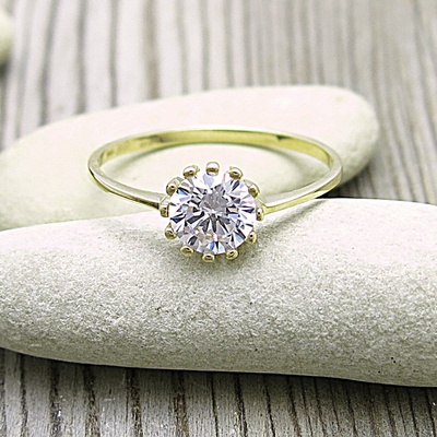 Velký zirkon ~ zlatý prsten se zirkonem