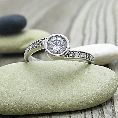 Bílé zlato ~ prsten se zirkony Bílé zlato ~ prsten se zirkony