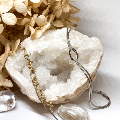 Náramek se sukem ~ stříbro  Náramek se sukem ~ stříbro