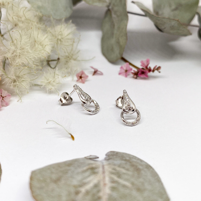 Stříbrné náušnice se zirkony - abstraktní Stříbrné náušnice se zirkony - abstraktní