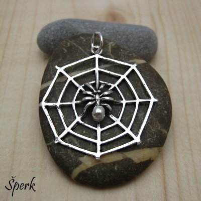 Stříbro: přívěsek pavučina