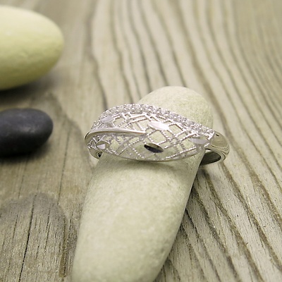 Filigrán se zirkony , prsten bílé zlato.