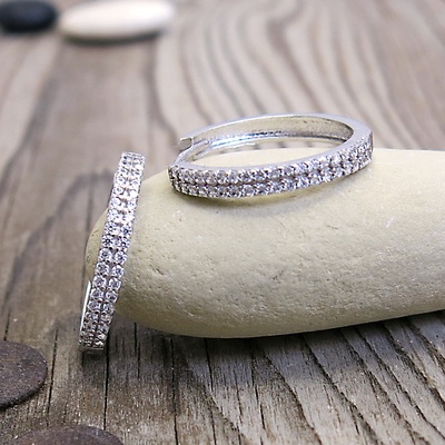 Zlaté náušnice kruhy z bílého zlata se zirkony