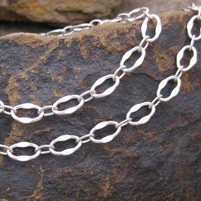 Stříbrný náhrdelník ....