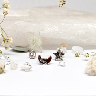 Stříbrné náušnice na šroubek - hvězdička a měsíc se zirkony Stříbrné náušnice na šroubek - hvězdička a měsíc se zirkony