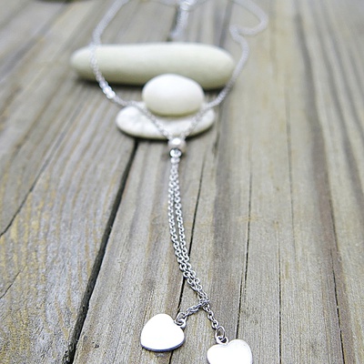 Stříbrný náhrdelník se srdíčky