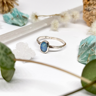 Stříbrný broušený prsten ~ Opál Stříbrný broušený prsten ~ Opál