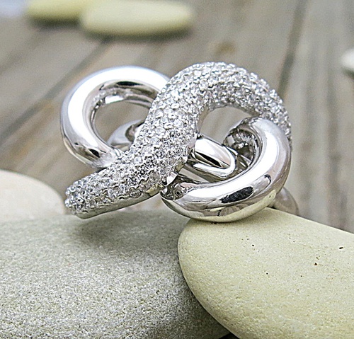 Velký stříbrný prsten se zirkony 1