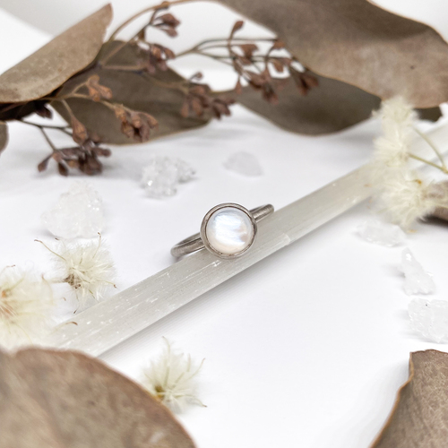 Stříbrný matný prsten ~ perleť Stříbrný matný prsten ~ perleť 1