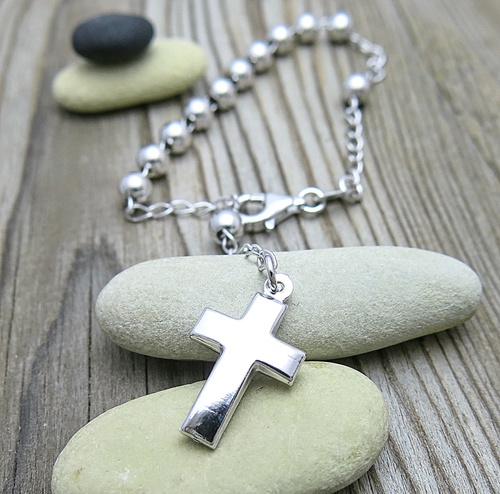Křížek a kuličky ~ stříbrný náramek 1