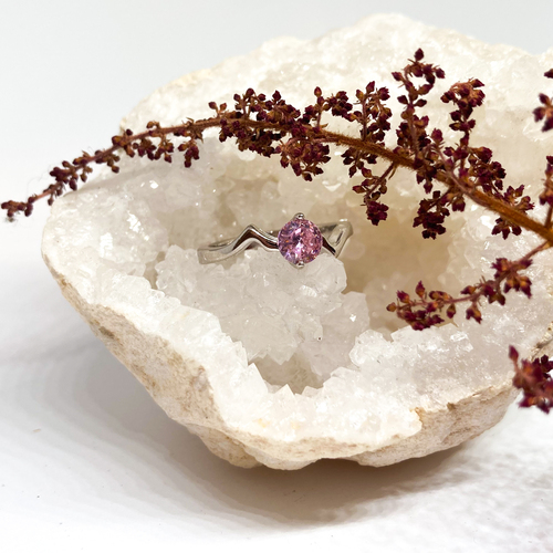 Stříbrný prsten s růžovým zirkonem 1