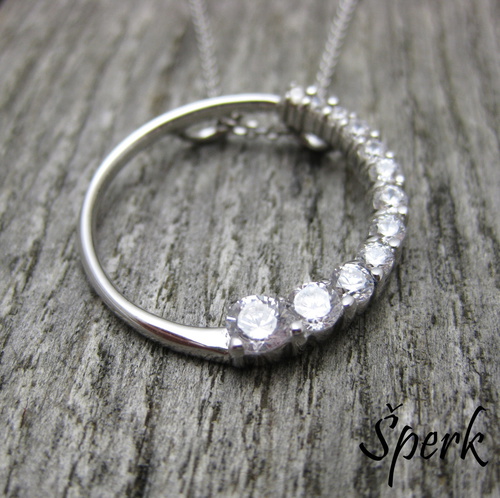 Stříbrný přívěšek ...zirkony ... 1