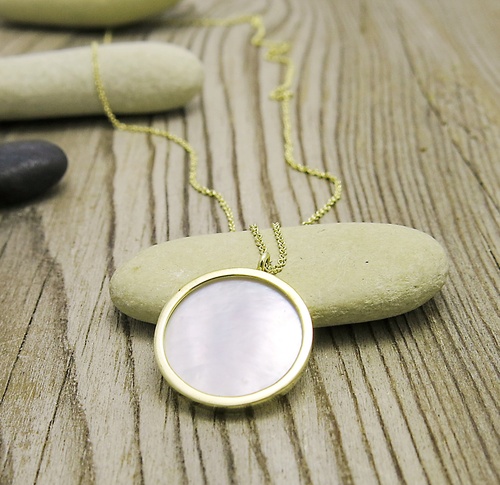 Zlatý náhrdelník s perletí Zlatý náhrdelník s perletí 1