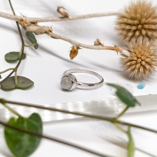 Stříbrný broušený prsten ~ Měsíční kámen Stříbrný broušený prsten ~ Měsíční kámen 1