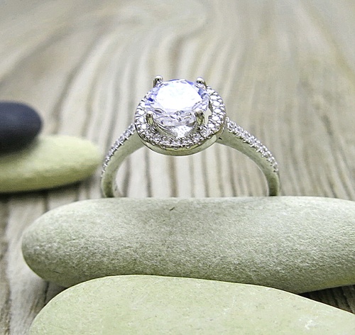 Stříbrný prsten se zirkony Stříbrný prsten se zirkony 1