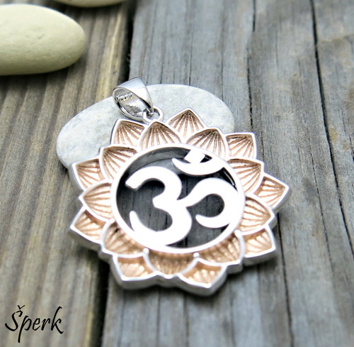 Stříbrný přívěsek ~ Om 1
