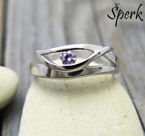 Stříbrný prsten ~ růžový kámen 1