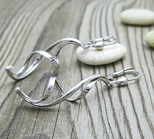 Výrazné visací náušnice z bílého zlata 1