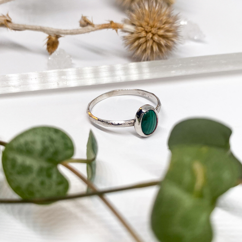 Stříbrný broušený prsten ~ Malachit Stříbrný broušený prsten ~ Malachit 1