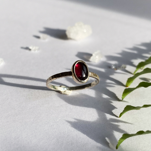 Stříbrný prsten ~ almandin 1