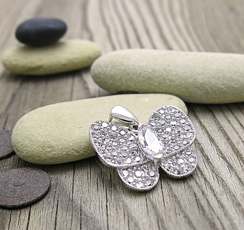 Přívěs s motýlem ~ stříbro  1