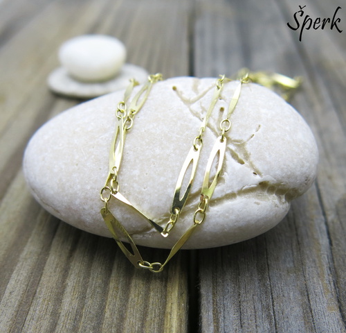 Elegantní zlatý náhrdelník s dlouhými očky 1