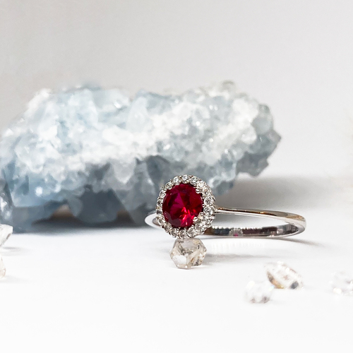 Prsten z bílého zlata s rudým zirkonem Prsten z bílého zlata s rudým zirkonem 1