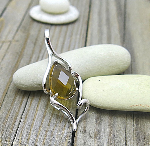Stříbrný přívěsek ~ hnědý topaz 1