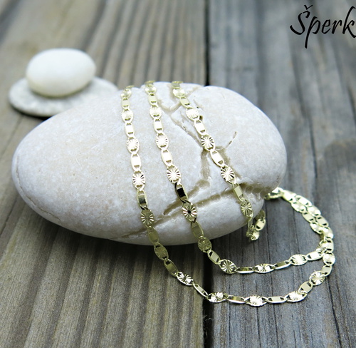 Zlatý řetízek s hladkými i zdobenými články 1