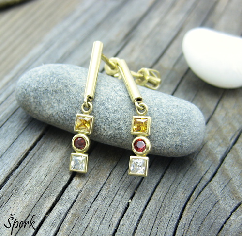 Dlouhé zlaté náušnice s barevnými zirkony 1