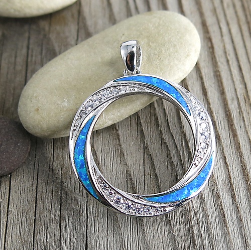 Stříbrný přívěsek ~ kruh s opálem a zirkony 1
