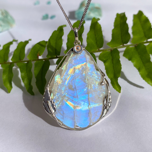 Měsíční kámen kapka s lístky ~ autorský šperk Měsíční kámen kapka s lístky ~ autorský šperk 1