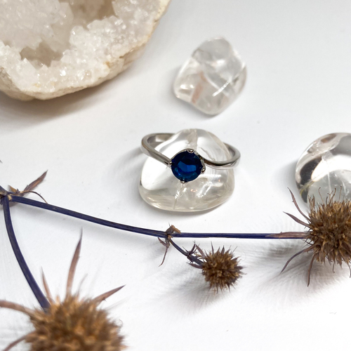 Stříbrný prsten s modrým zirkonem Stříbrný prsten s modrým zirkonem 1