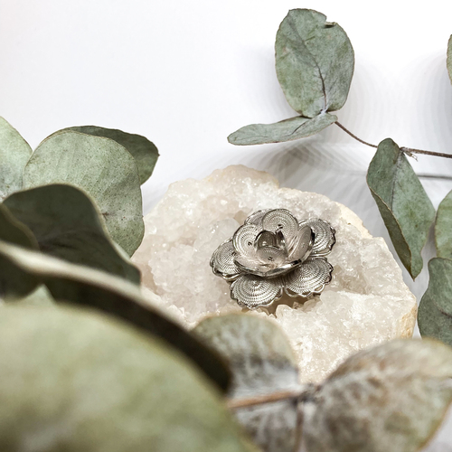 Stříbrná brož - květina menší 1