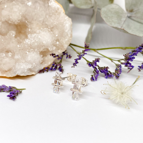 Stříbrné náušnice - zirkony v objetí stříbra Stříbrné náušnice - zirkony v objetí stříbra 1