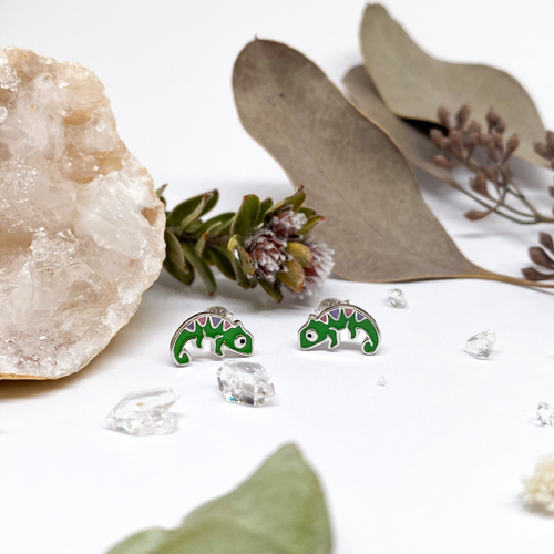 Stříbrné náušnice - zelení chameleoni 1
